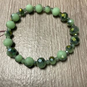 Elegant Green Beaded Bracelet